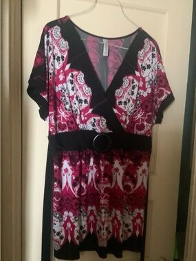 Gitano - Black and Magenta Floral Print Belted top -